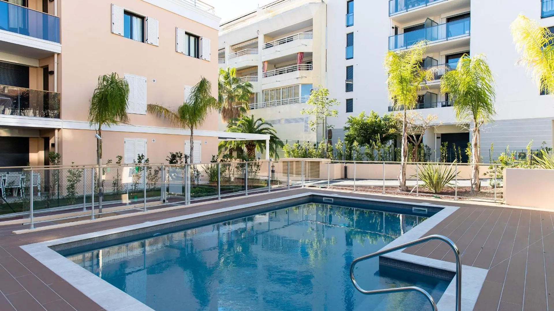 Modern Apartment With Swimming Pool Cannes 0*,