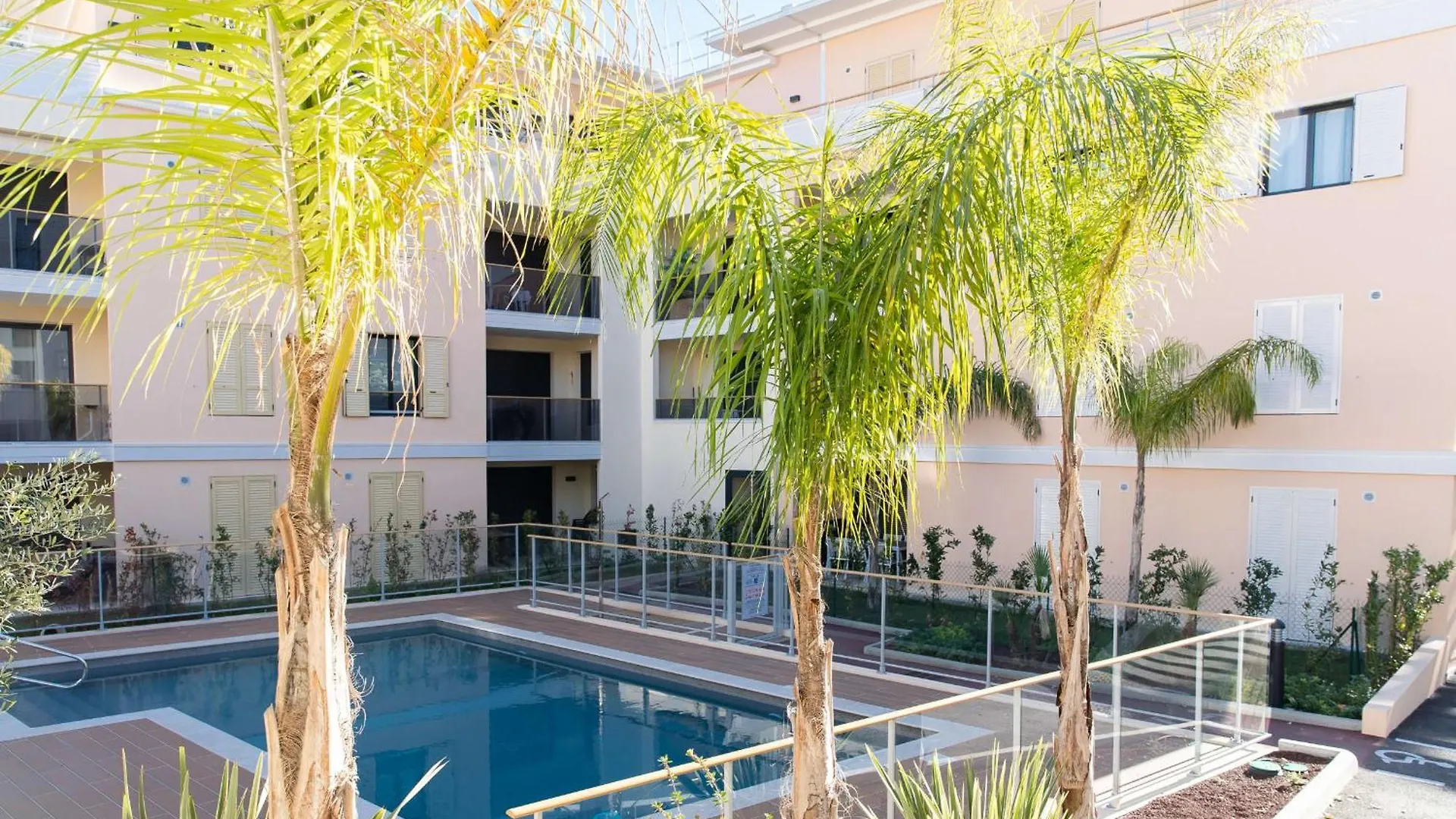 Modern Apartment With Swimming Pool Cannes France